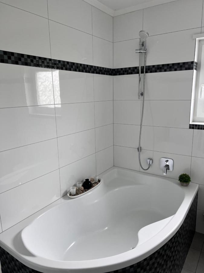 Prime Host Lovely Apartment Карлсруе Екстериор снимка